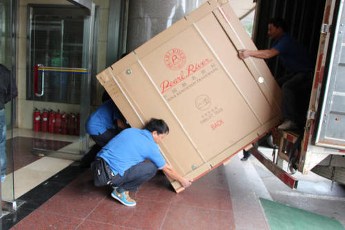 王五镇钢琴贵重工艺品无忧运